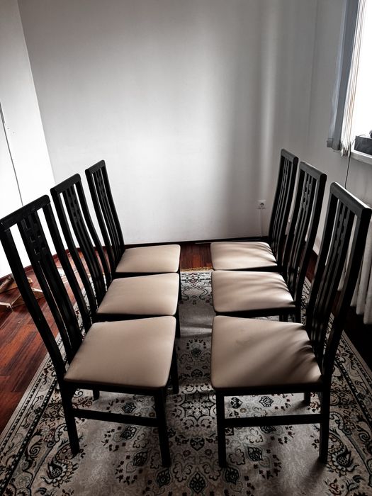 Раскладной стол с стульями