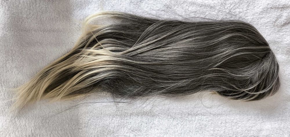 Красивый парик. Серый омбре