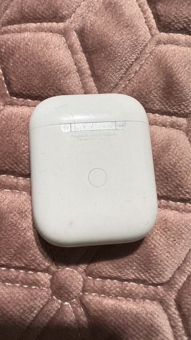 Продам Airpods 1  оригинал