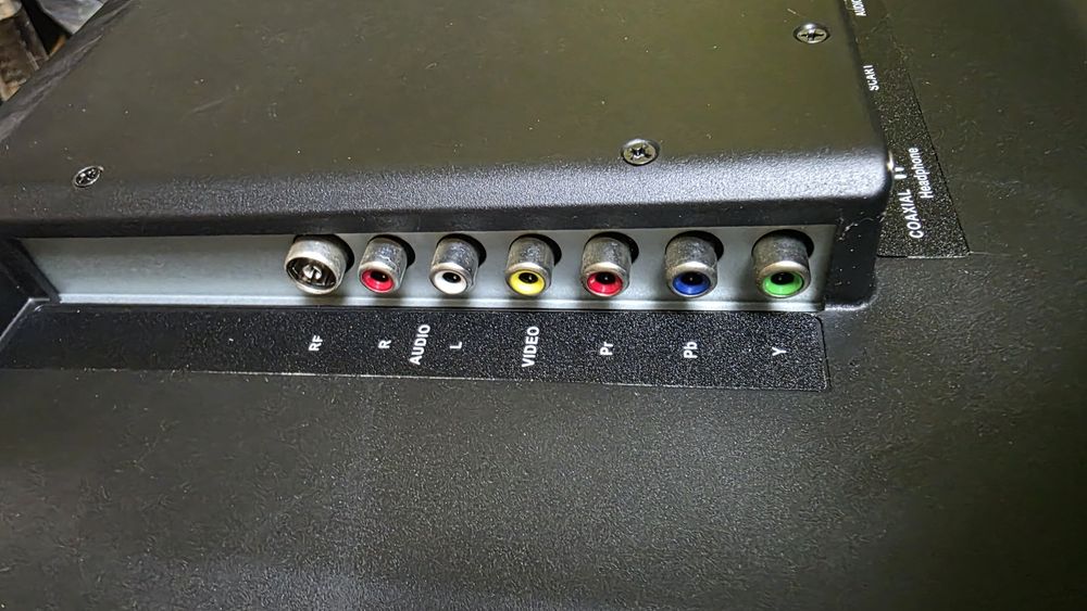 Vând TV Hyundai,  model: 24HYL500/LE - FullHD  -:61cm