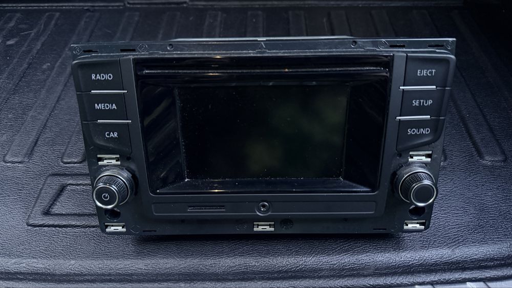 Radio Mib2 cu cd , slot de card si aux
