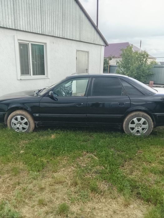 Машина   Audi 100