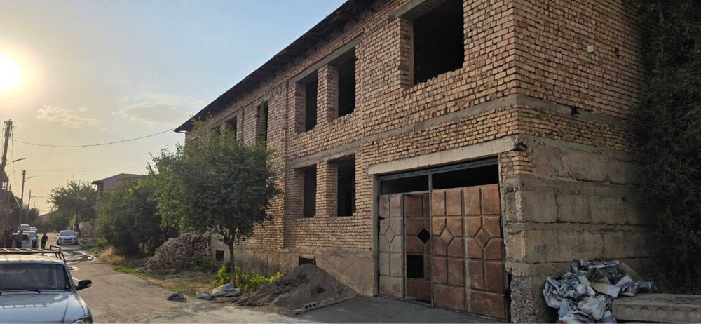 Кибрайда участка сотилади 9-сотих каробка холатда