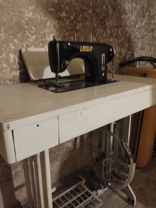 Шевна Машина LADA