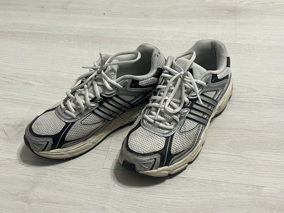 Кроссовки Adidas Response CL 43 размер. Оригинал