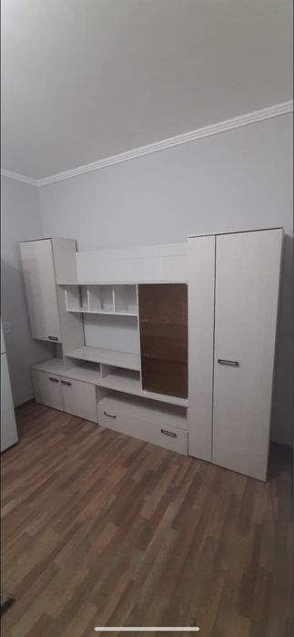 Спалный кравать гостиная стенка продается