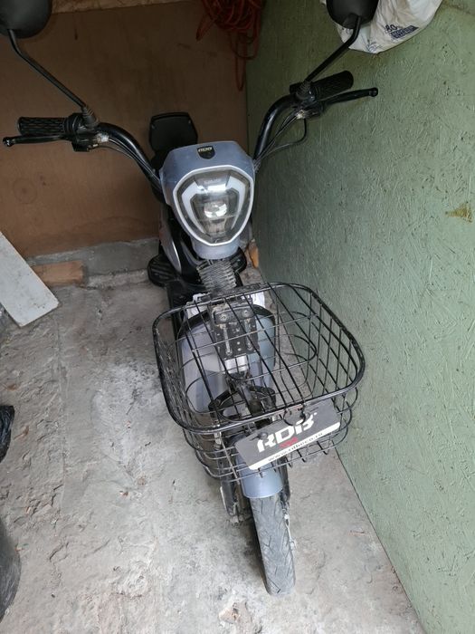 Scuter rdb YG3 ( se pot vinde si bateriile separat) pretul este negociabil