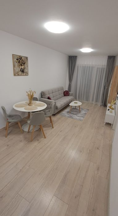 Închiriez apartament în regim hotelier