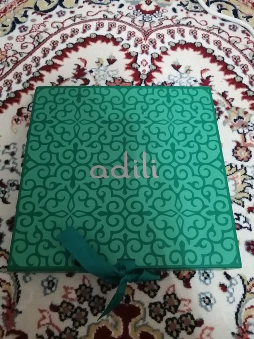 Продам дизайнерский шёлковый платок ADILI