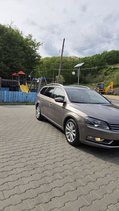 Vând Volkswagen Passat B7