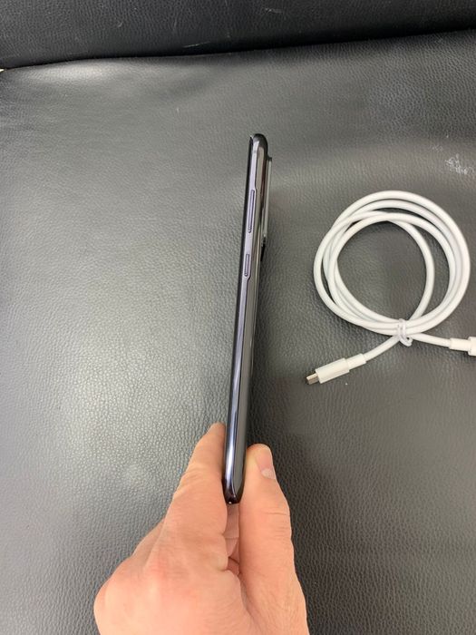 Самсунг S20 ультра в идеальном состоянии