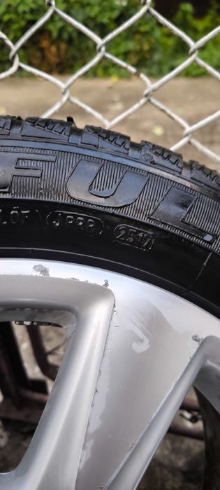 Jante originale de VW 16' cu cauciucuri de iarna