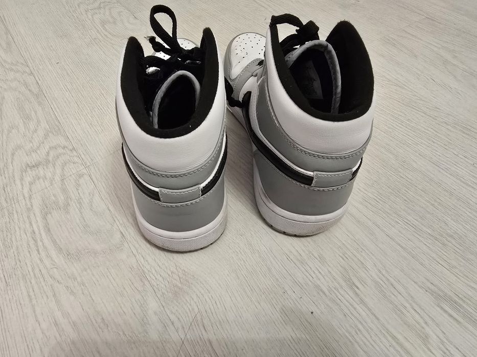 Маратонки Nike Air Jordan 1 Mid – като нови