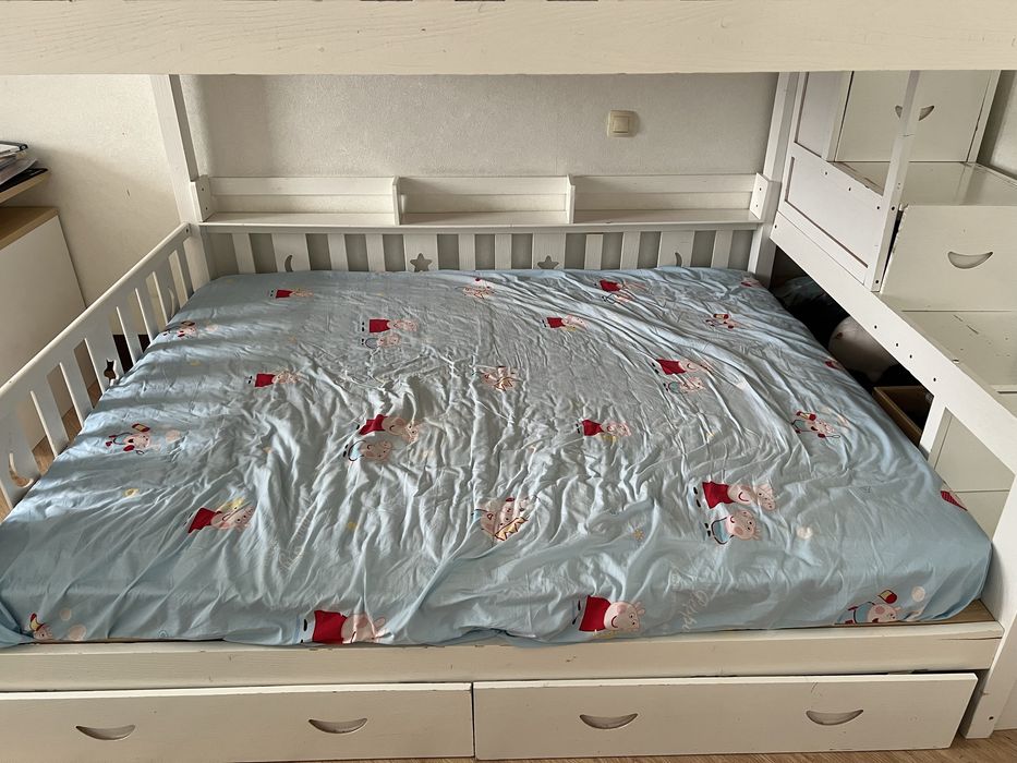 Продам двухъярусную кровати