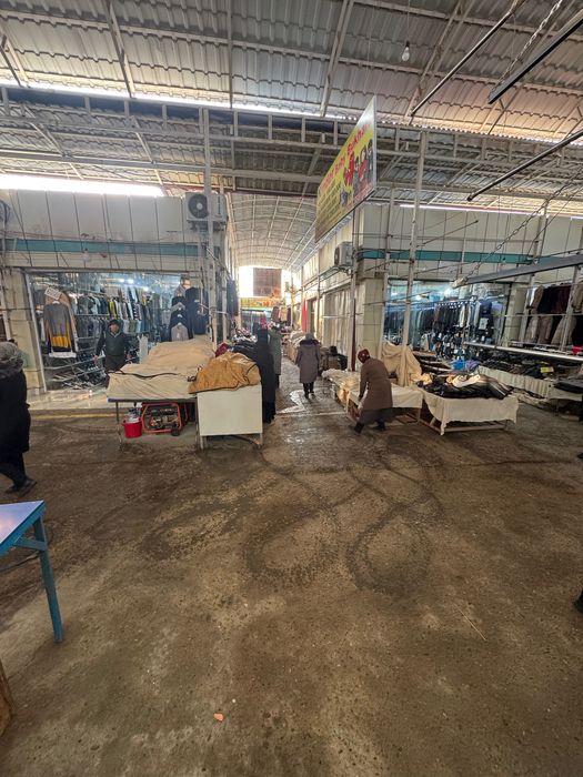 Buxoro markaziy bozorida Magazin sotiladi