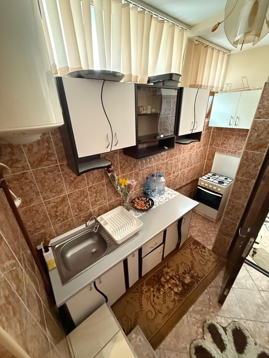 Inchiriez apartament