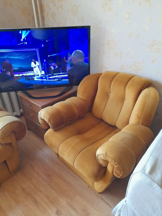 Мягкая гостинная мебель.