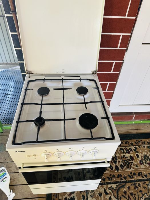 Продам газ плиту
