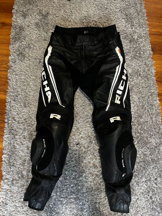 Мото екипировка. Цялостна екипировка на две отделни части.