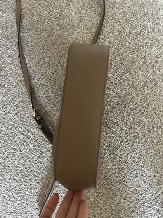 geanta guess medie crossbody maro