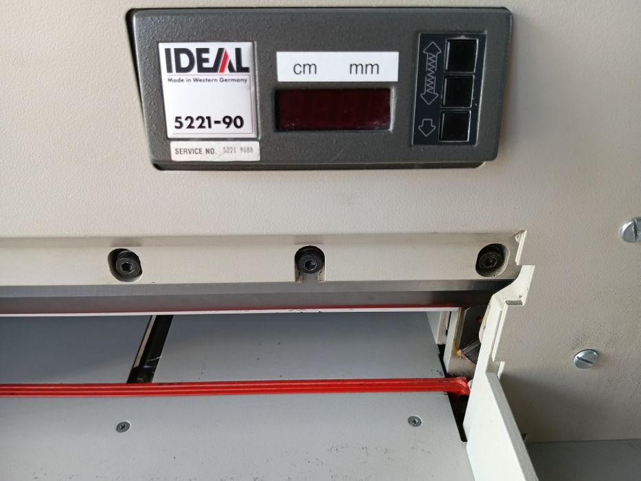 Гильотина для резки бумаги Ideal 5221