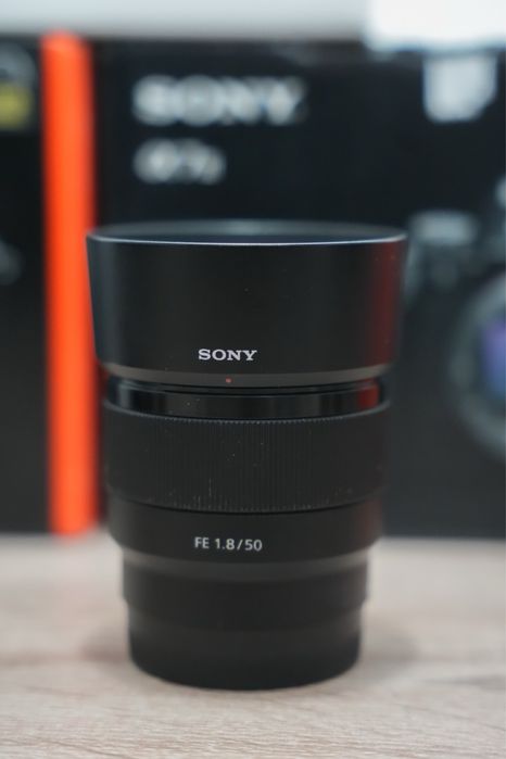 Vând obiectiv Sony 50mm f/1.8+Tamron 28-75mm f/2.8, în stare foarte bună.