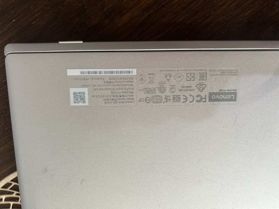 Лаптоп Lenovo Miix 320