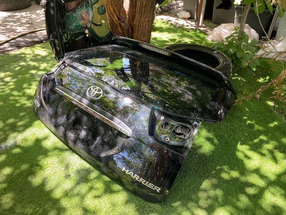 Крышка багажника Harrier 350G