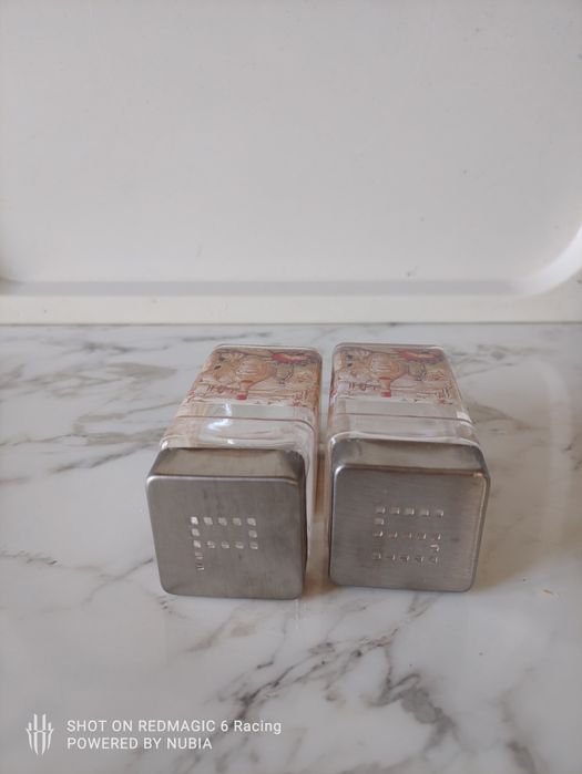 Продам набор для специй (соль, перец)