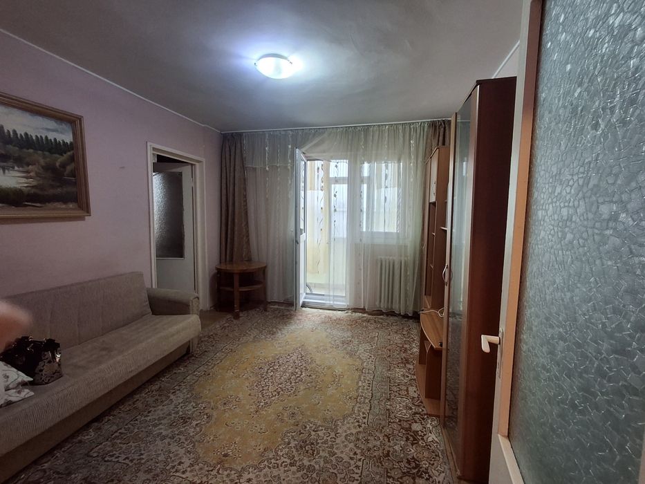 Podu Ros, ap .2 cam, et.4/10, 81500 euro neg