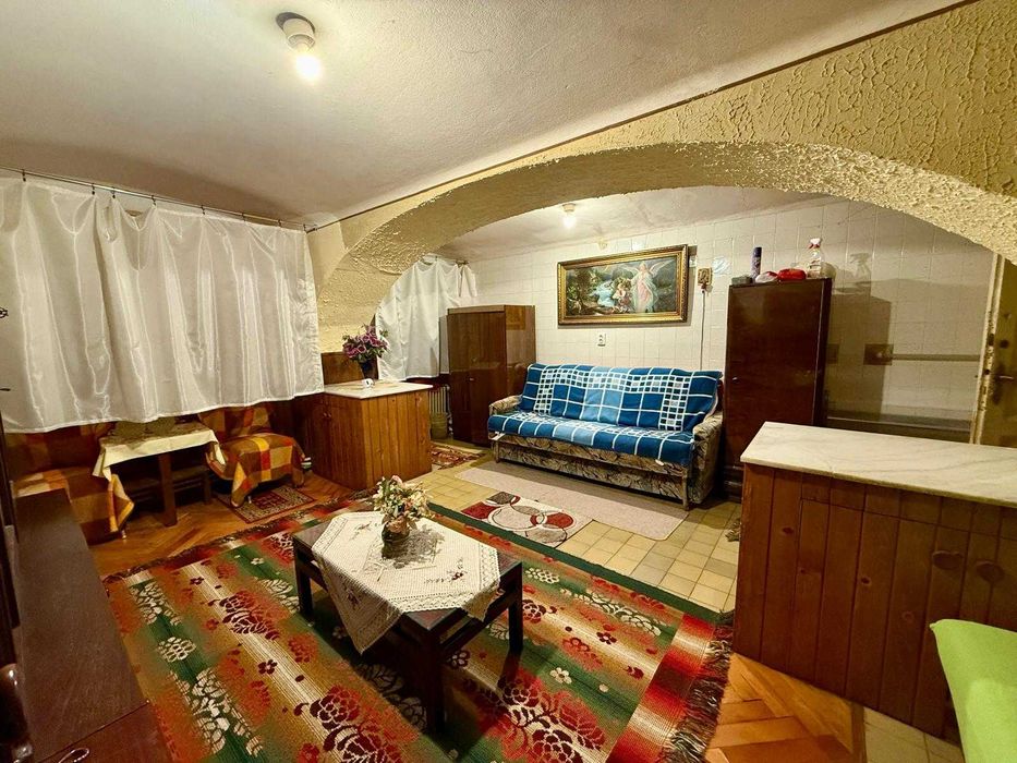 Inchiriez ieftin si central garsoniera la casa, 200 EUR