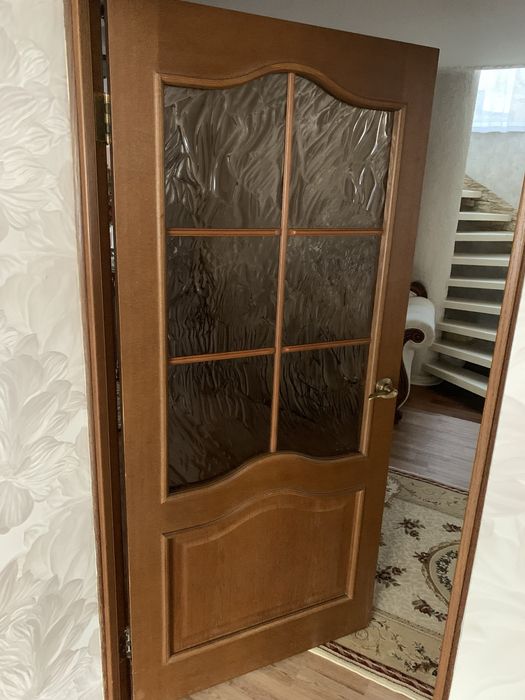 Дверь шпоновая.