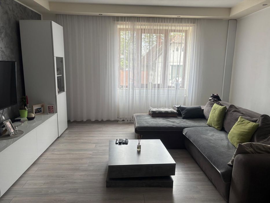 Vila de vanzare intr-o zona linistita