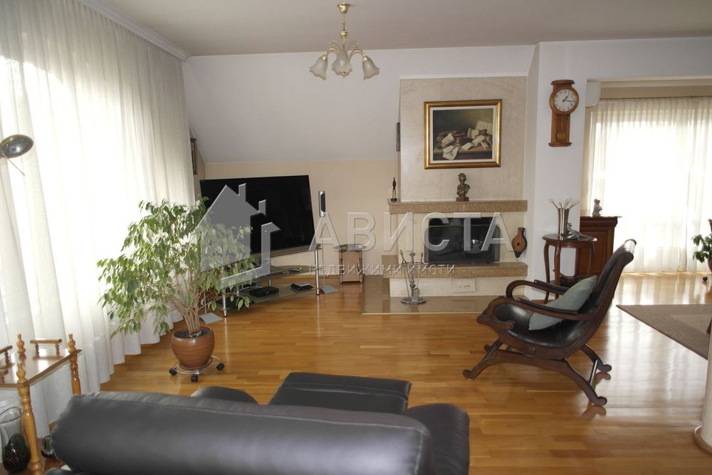 Продава се Четиристаен апартамент в София, Изток - 267 кв.м за 2735 €/кв.м - Снимка #2