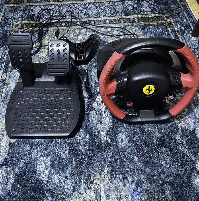 Volan cu pedale Thrustmaster 458 spider