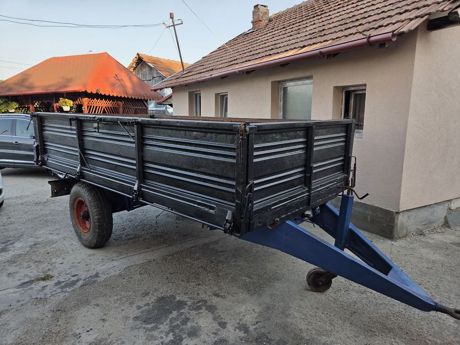 Remorcă Agricola//Basculare 3 parti//Acte valabile !