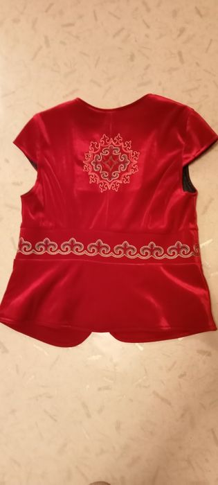 Продам красивую жилетку