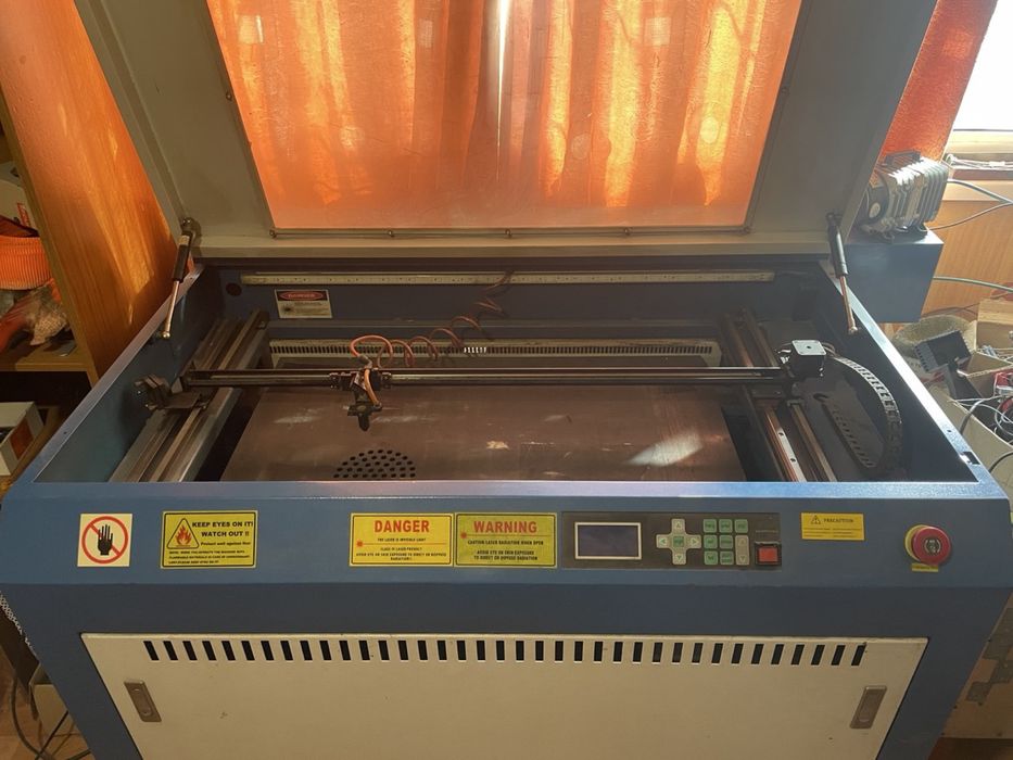 ЧПУ-станок CO₂, лазерный гравировальный, по дереву.