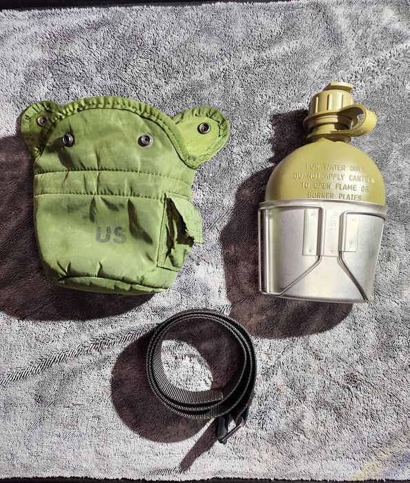 Ploscă militară SUA (canteen) cu husă și cană