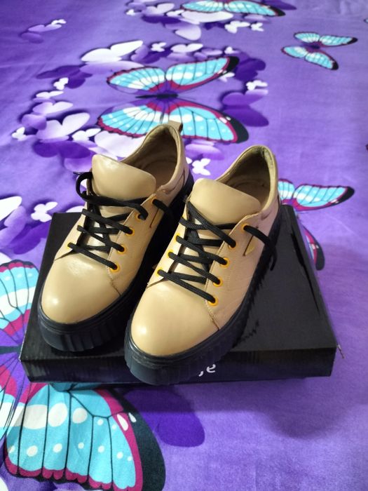 Adidași, teniși și pantofi de damă 37-38.