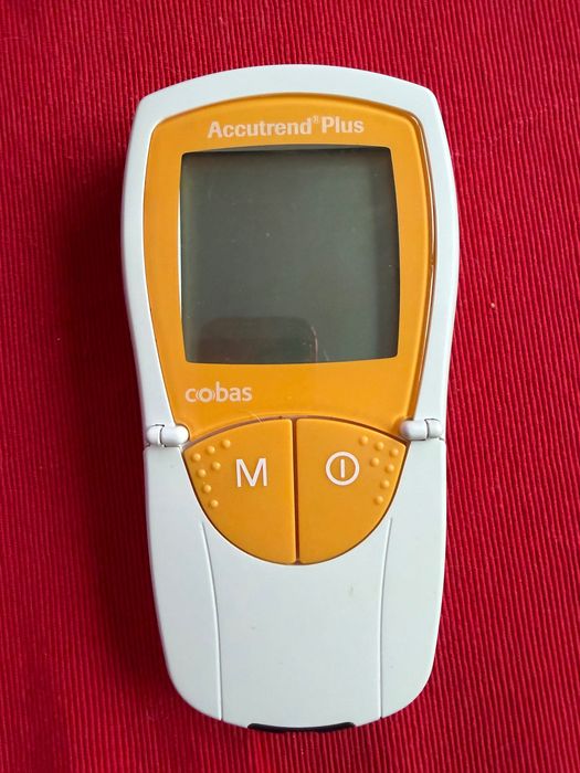 Accutrend Plus, aparat testare glicemie, cholesterol si trigliceride