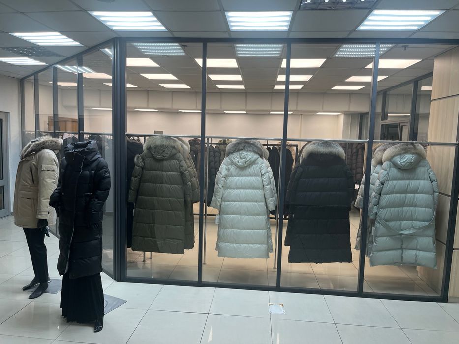 Стеклянная перегородка на бутик