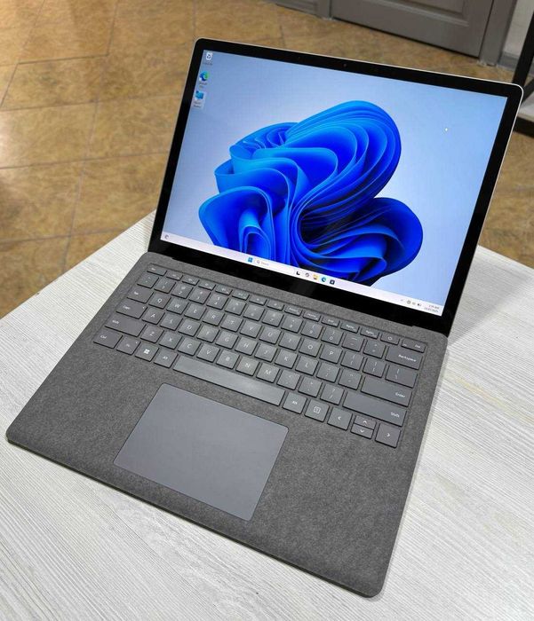 Microsoft Surface 3 13.3 2K Alcantara Сенсор i7 1065G7 16GB/256GB