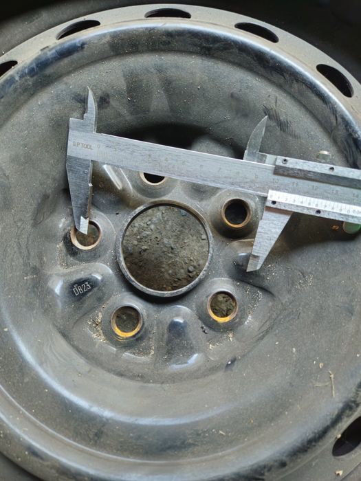 Железни джанти Тойота Авенсис 15"