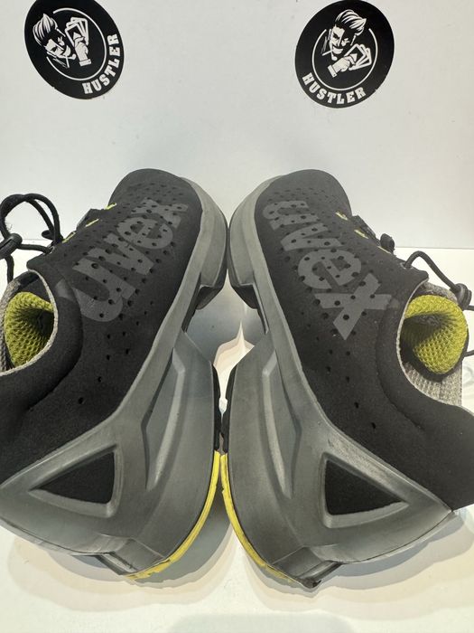 Работни обувки с метално бомбе UVEX .Номер 45