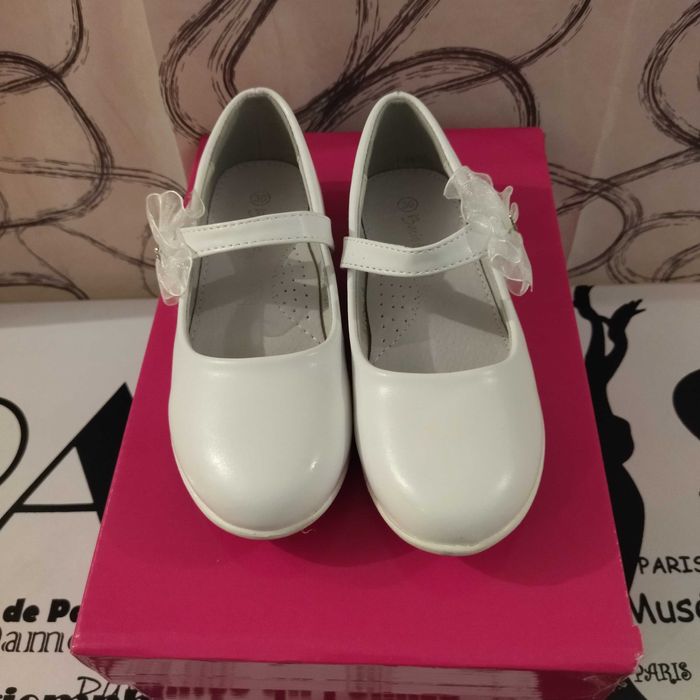 Бели обувки момиче  номер 30