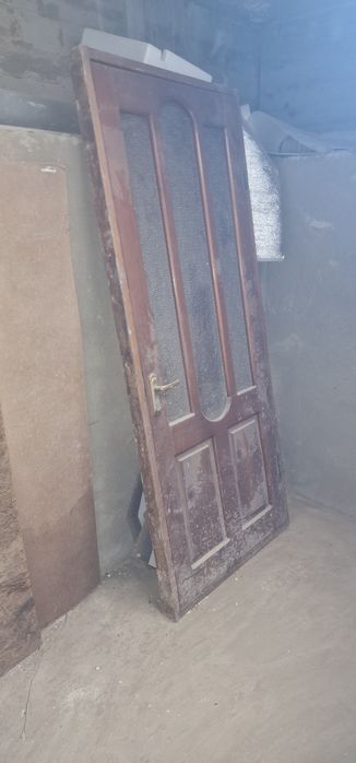 Продам двери в хорошем состоянии.