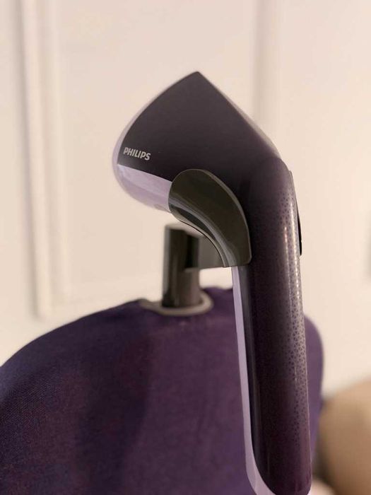 Statie de calcat verticala cu abur Philips seria 3000