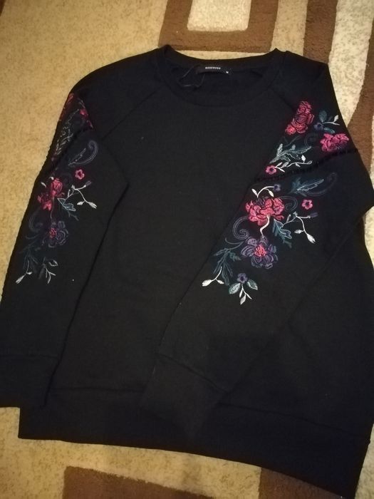 Bluza neagra noua fără eticheta mărimea M