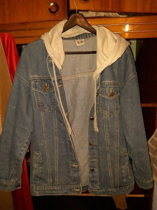 Дженсовка с обманным капишоном